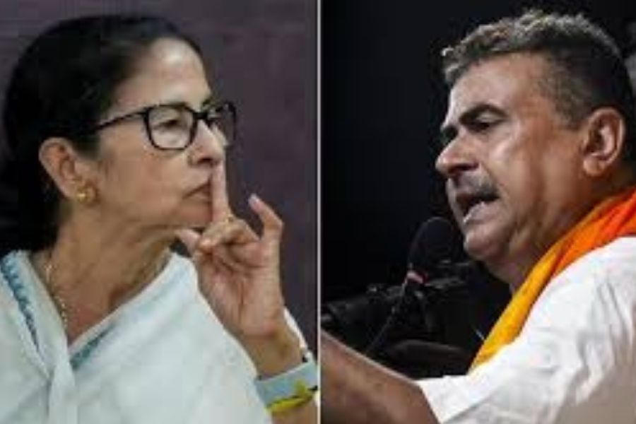Mamata Banerjee Breaks Routine: Inspects Polling Booths in Bhabanipur from Morning