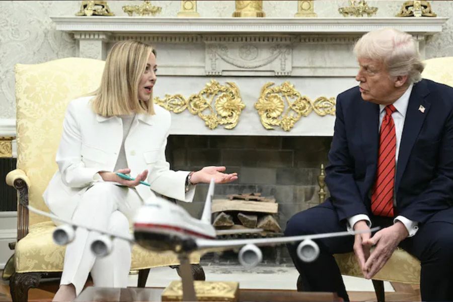 Giorgia Meloni Hits Back at Trump Over G7 Photo Claim, Says “Italy Never Begs”
