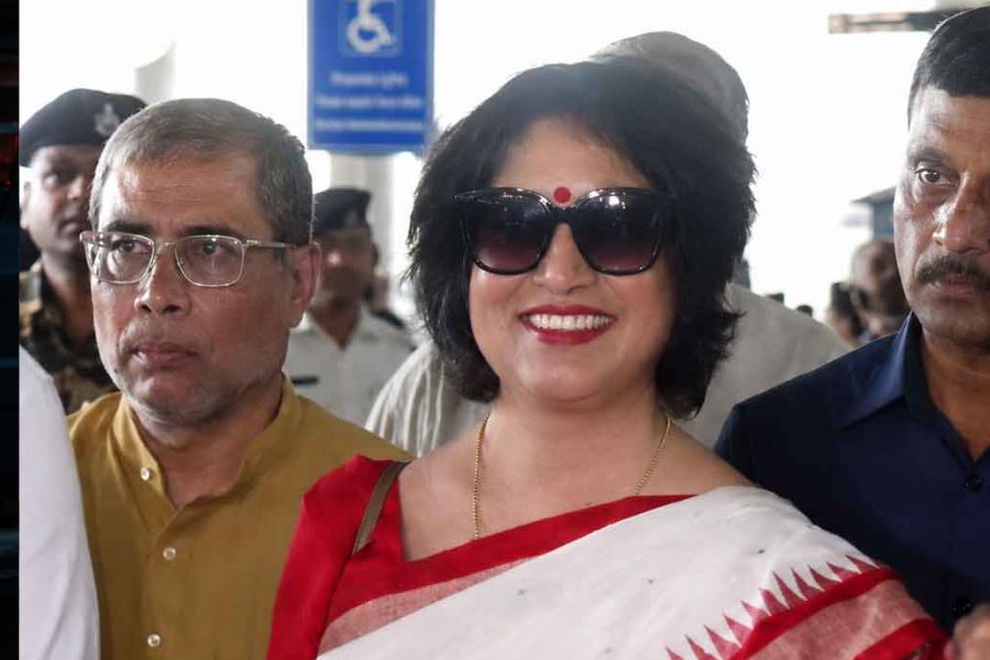 Taslima Nasrin Returns to Kolkata After 19 Years, Calls It an Emotional Homecoming