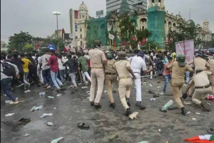 Calcutta Court Grants Bail to 16 Dharmatala Protesters After Revising Earlier Custody Order
