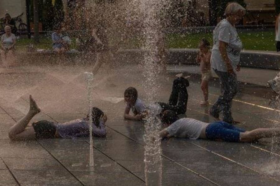 Europe Heatwave: Italy On Red Alert, Hungary Switches Off Landmark Lights