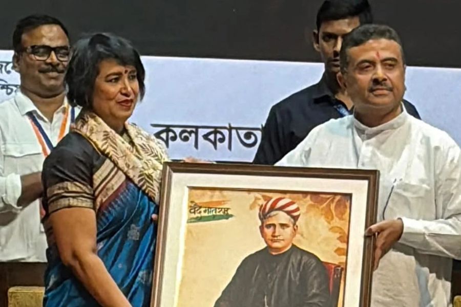 Taslima Nasrin Felicitated by West Bengal CM Suvendu Adhikari During Kolkata Homecoming