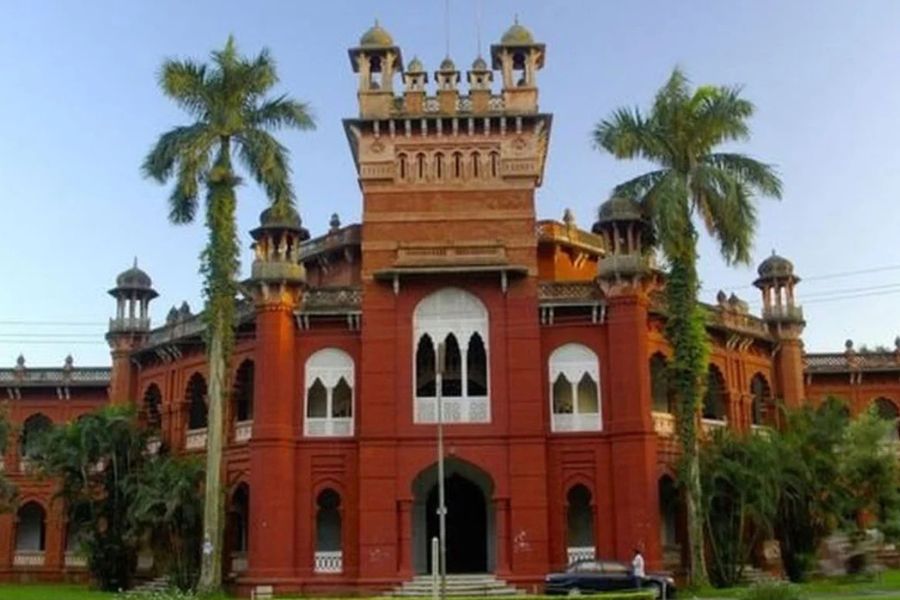 Dhaka University Clash Erupts During Probe Into Alleged Misconduct at Shahidullah Hall