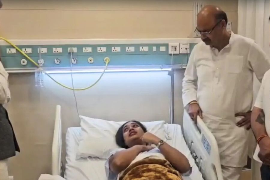 Journalist alleges Rahul Gandhi pushed her during Supreme Court protest; Congress denies claim