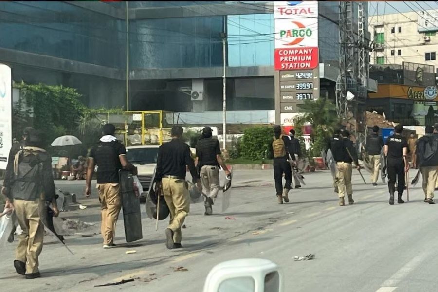 Emergency declared in Khyber Pakhtunkhwa, report says presidential rule begins